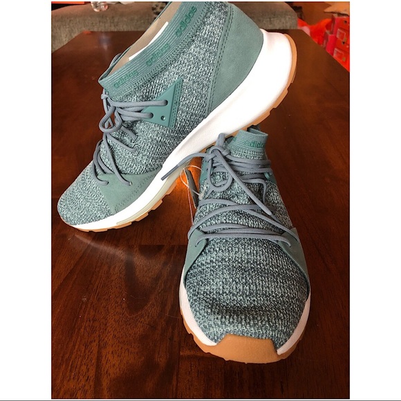 adidas women's quesa running shoe